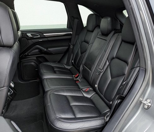 Porsche Cayenne cena 149000 przebieg: 110000, rok produkcji 2017 z Gdynia małe 277
